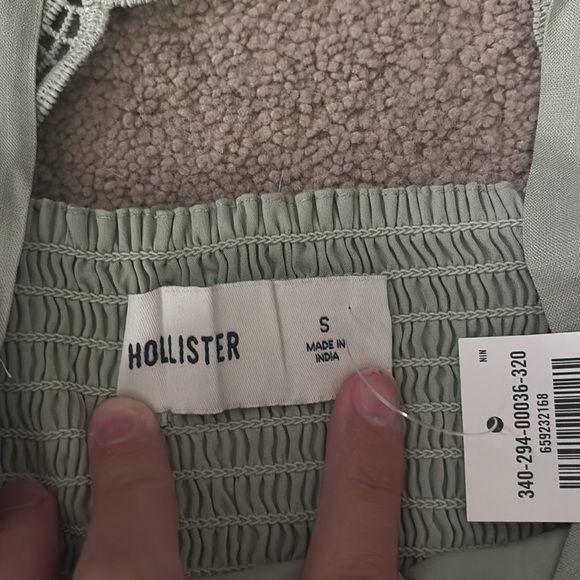 Hollister Cream Crop Blouse with Bib Collar - Picture 2 of 3